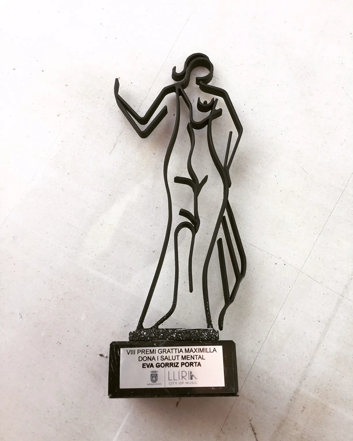 premio especial silueta mujer