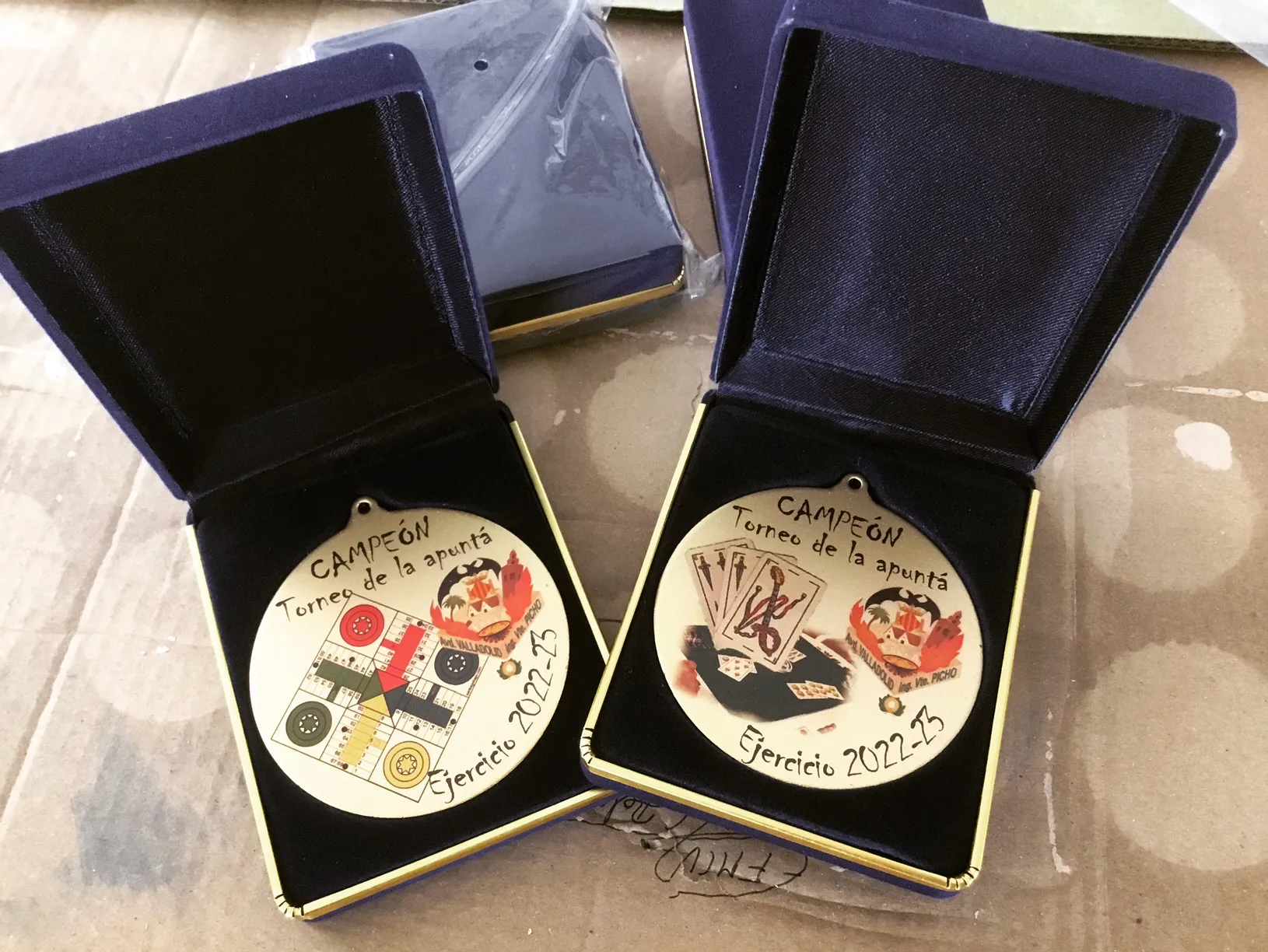 medalla serie juegos mesa